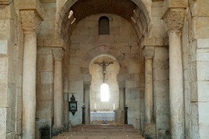 San Pedro de la Nave - interior